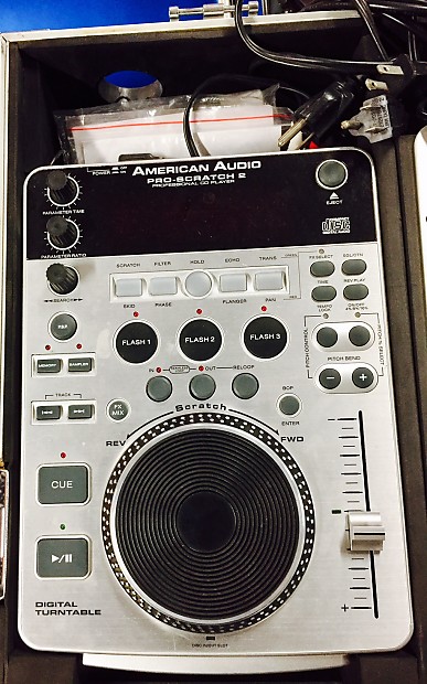 American DJ QD5 MkII DJ Mixer with TWPro-Scratch 2 Pro DJ CD 