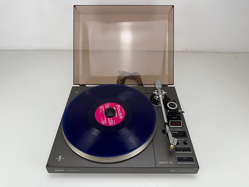 Philips 22AF967 2-Speed Belt-Drive Turntable - GP412 cartridge  			
