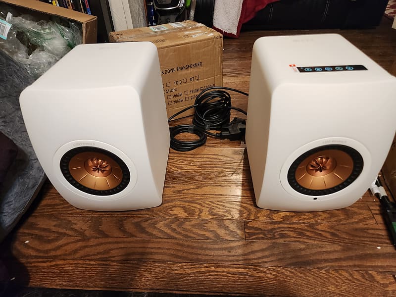 KEF LS50 Wireless II Speakers - Mineral White (Pair) image 1
