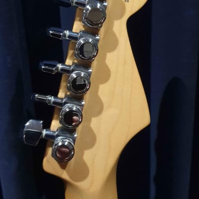 Fender Deluxe Stratocaster 2004 - Gloss Cherry Sunburst image 9