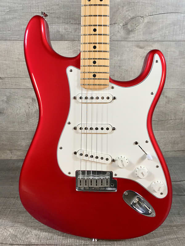 Fender American Standard Stratocaster 2005 Candy Apple Red Fender American Standard Stratocaster 2005 Candy Apple Red
