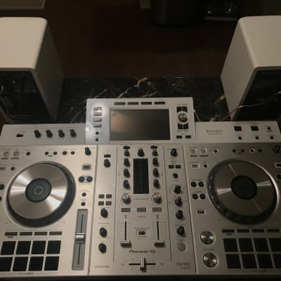 Pioneer XDJ-RX2 Limited ホワイト美品ハードケース付き Pioneer XDJ-RX2 Limited ホワイト美品ハードケース付き - メルカリ