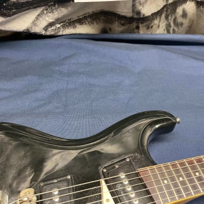 Mosrite Avenger Guitar with Bigsby + Case - Black image 4