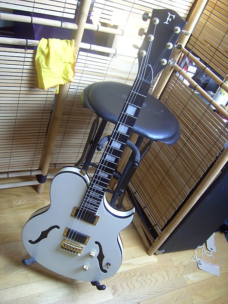 布袋モデル> FERNANDES MV-95HT white Fernandes MV-95HT Tomoyasu