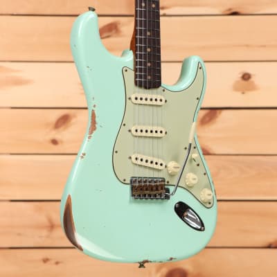 通販 送料無料  Custom Fender Shop Super - Relic Stratocaster 1963 Limited ニット/セーター
