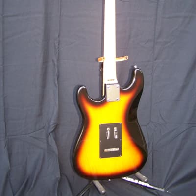 Silvertone SS15 Double Cutaway "S" Style Solid Body Electric Guitar 2010s Tobacco Burst image 5