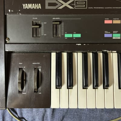 Yamaha DX9 Programmable Algorithm Synthesizer 1983 - Black