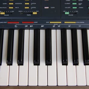 Vintage Yamaha PSR 70 Electronic Keyboard *Midi *1985 *Great Sounds *Portable image 8