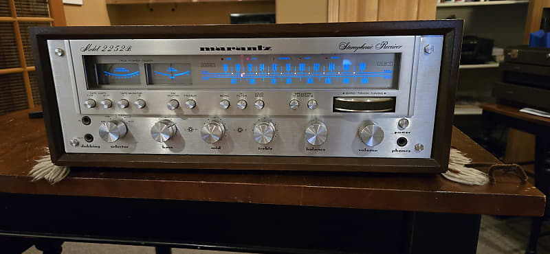 Beautiful Marantz 2252B and Walnut Cabinet  			