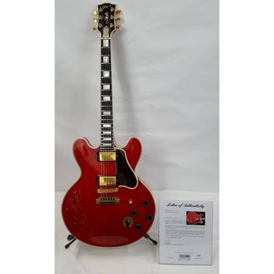 2007 Gibson Lucille B.B. King Cherry Red and Gold Hardware Guitar Signature LOA image 3