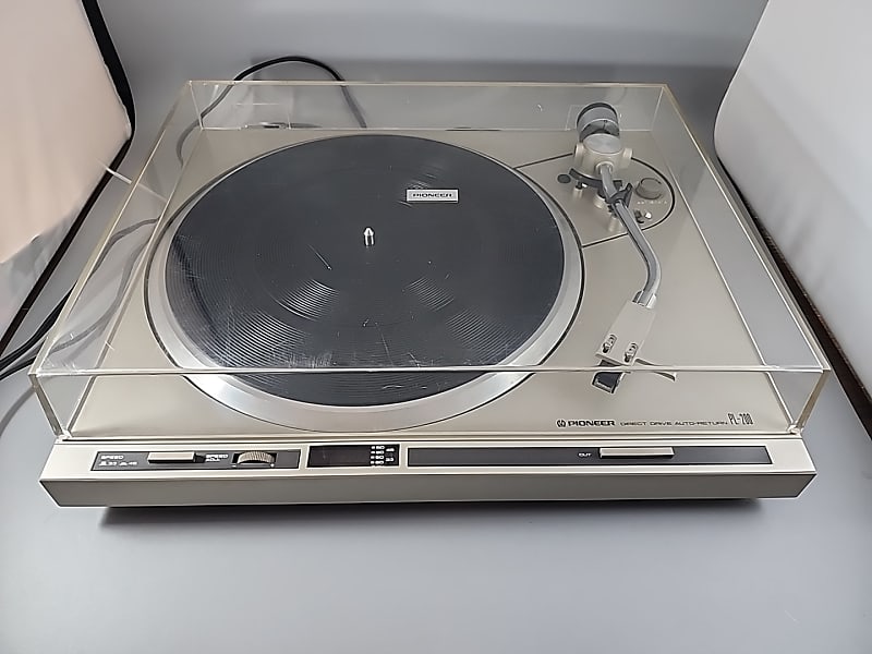 PIONEER PL-200 Direct Drive Auto Return Stereo Turntable w/AT125LC Cartridge  			