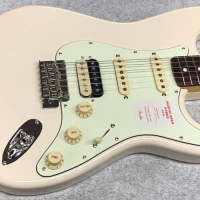 Fender Made in Japan Hybrid 60s Stratocaster HSS SN:3911 ≒3.55kg