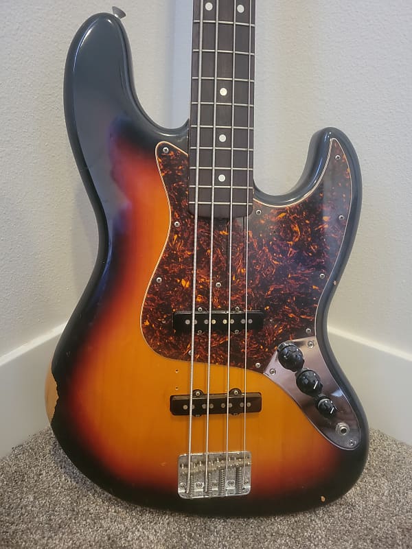 Fender Made in Japan FSR Traditional Late 60s Jazz Bass (3