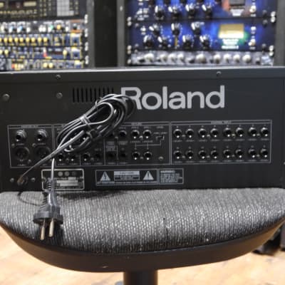 Roland M-16E 16-Channel Line Mixer | Reverb Deutschland