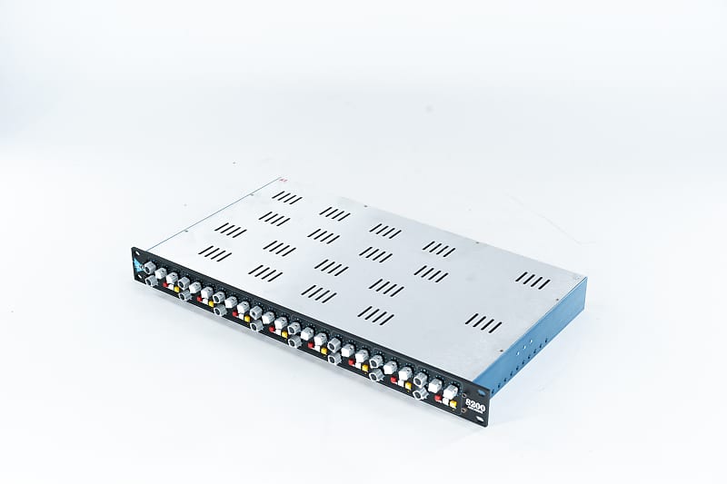 API 8200 AUX Mixer Reverb