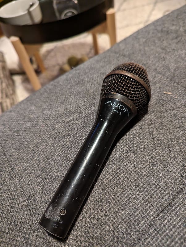 Audix OM5 Handheld Hypercardioid Dynamic Vocal Microphone 2010s