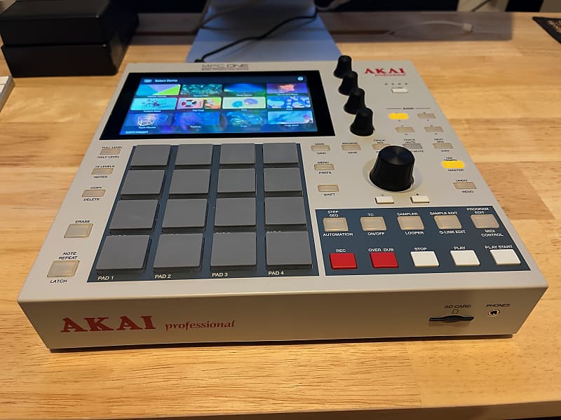 Akai MPC One Retro Edition