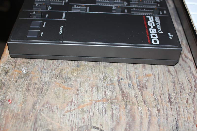 Roland PG-800 Synthesizer Programmer | Reverb Canada