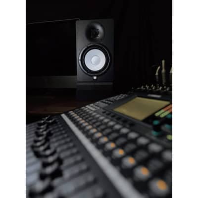 Yamaha HS7 95W Active Studio Monitor W/MoPads and Cables image 8