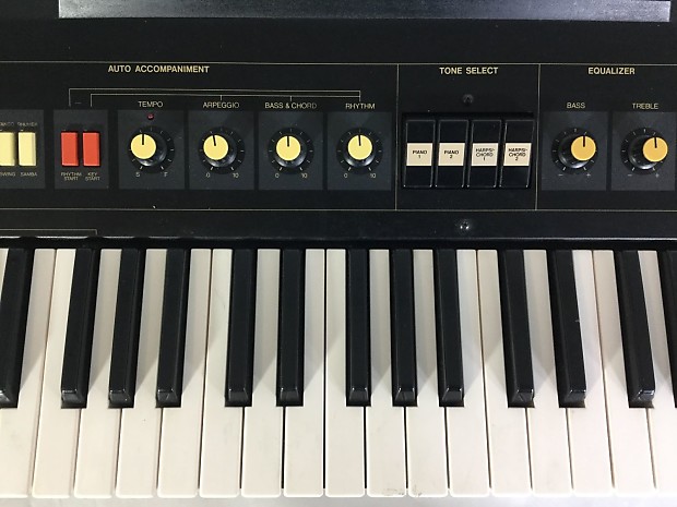 Yamaha CP11 Electric Piano with Auto Accompaniment