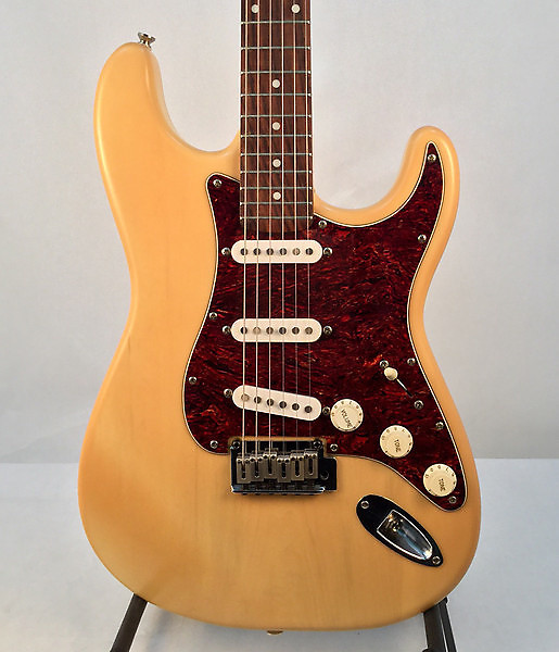 Used squire strat deals