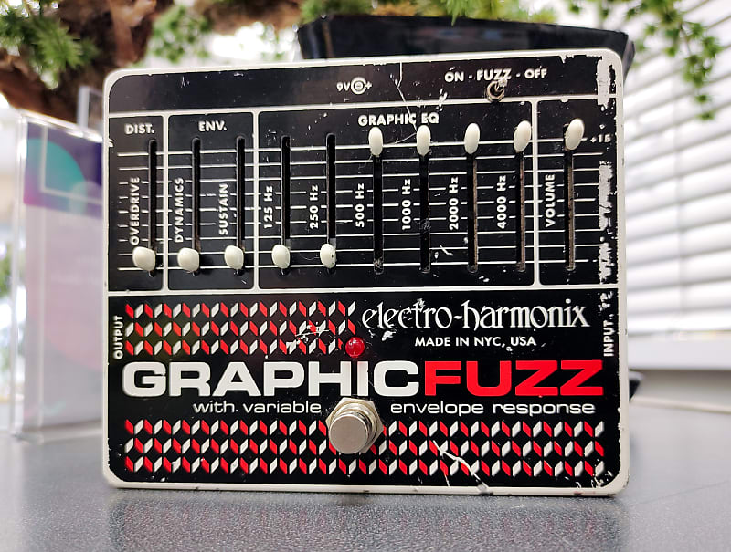 Electro-Harmonix Graphic Fuzz EQ / Distortion / Sustainer 2008 - 2023 -  White / Black