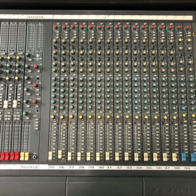 Soundcraft Venue II 40-Channel Recording Console with Custom Road Case |  Reverb