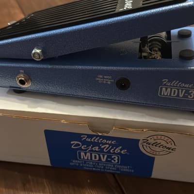 Fulltone MDV-3 Mini Deja Vibe Custom Shop Modulation Pedal Fulltone MDV-3 Mini Deja Vibe Custom Shop Modulation Pedal