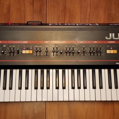 Roland Juno-60 61-Key Polyphonic Synthesizer 1982 - 1984 - Black