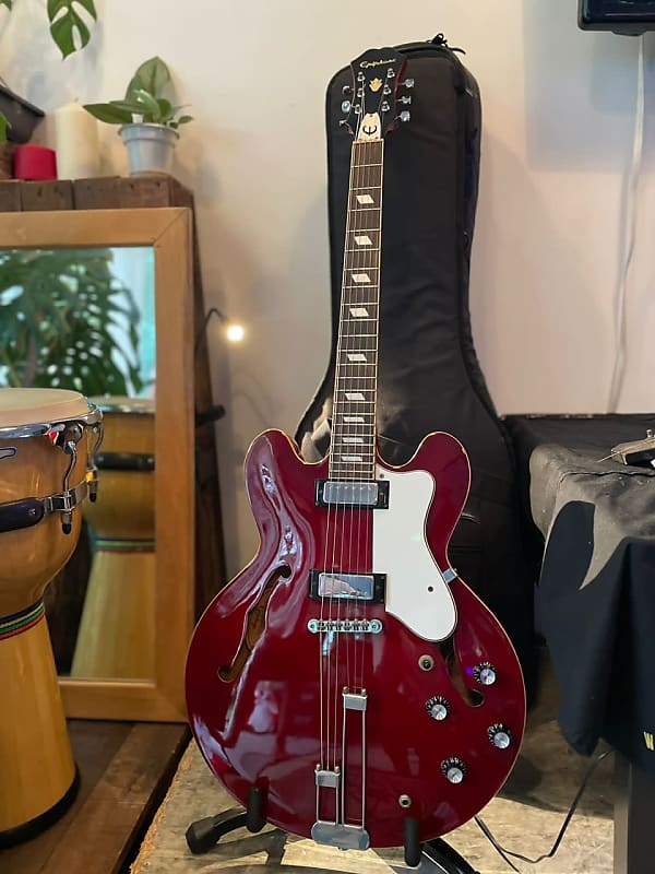 Epiphone Riviera Made in Korea 2004 Cherry Red Finish