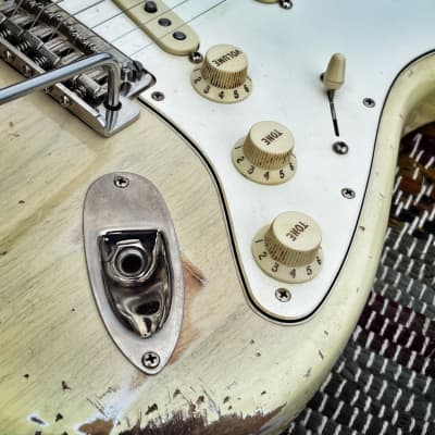 Fender American Professional Stratocaster Translucent Blond Medium Relic image 5