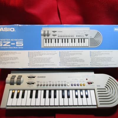 Casio GZ-5 Small MIDI Master Keyboard with integrated sound and