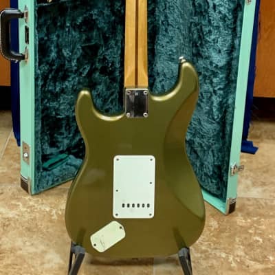 Fender Stratocaster Deluxe Series With Active Pick-Ups  2000-2001 - Sage Green With Teal Hard Case image 8