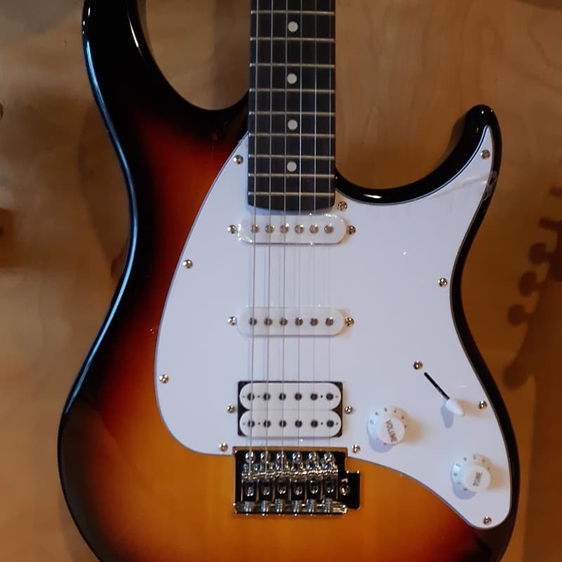New Peavey Raptor Plus HSS Sunburst