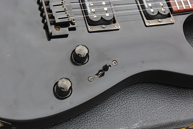 Fender Showmaster Blackout HH Stratocaster Made in Korea Fender Showmaster Blackout HH Stratocaster Made in Korea