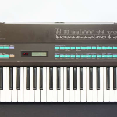 Yamaha DX7 Classic 80's Digital FM Polyphonic Synthesiser - 100V