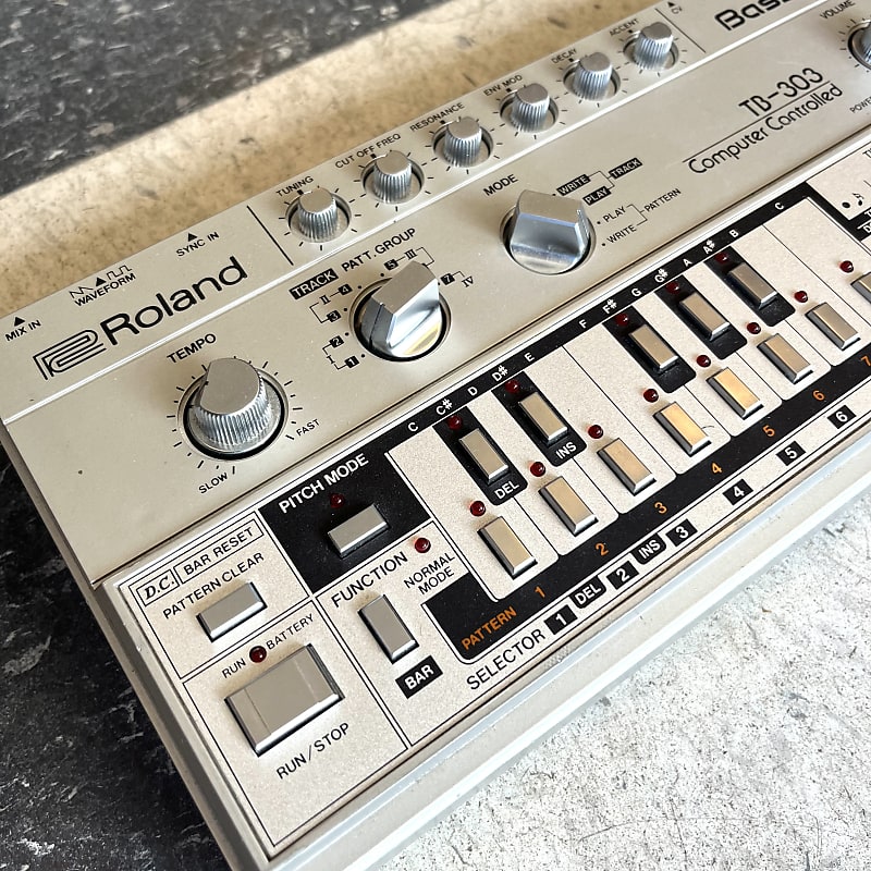 Roland TB-303 Bass Line Synthesizer Module | Reverb Canada