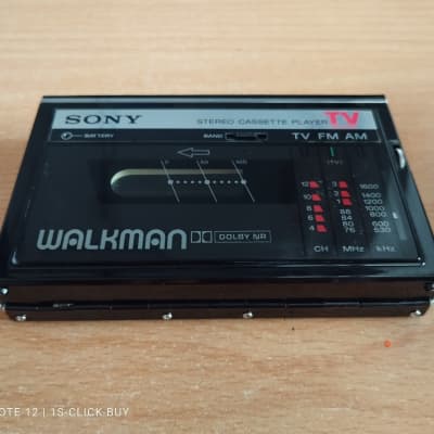 Sony WM F30 1984 - Sony Walkman radio Cassette player WM F 30 black working video test image 3