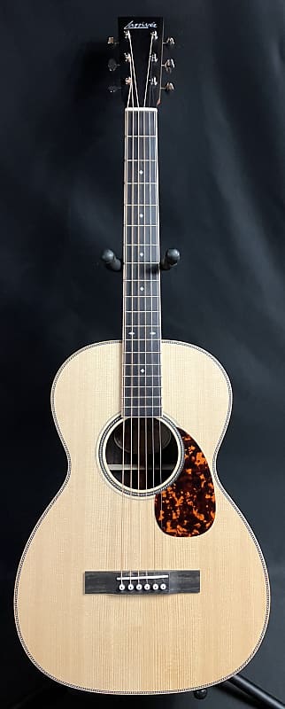 Larrivee OO-40R Custom Large Soundhole Concert Acoustic Guitar Natural w/ Case image 1