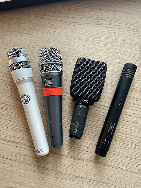 Shure Bundle, MV7 Dynamic Mic w/ Cloudlifter CL-1 Mic Activator and Mogami  2549 Cable