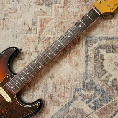 Fender Stratocaster MIJ '62 Reissue 1993-94 - 3-Tone Sunburst image 4