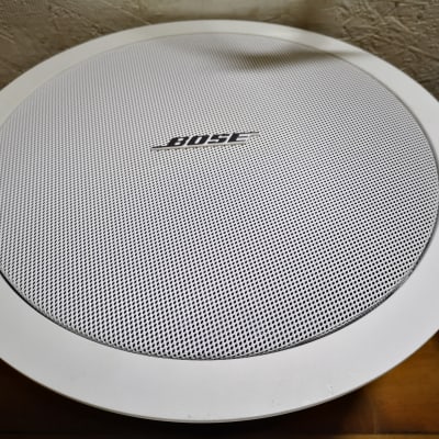 Bose FreeSpace DS 40F White Install LoudSpeakers - Bundle of