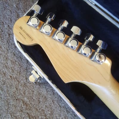 Fender American Deluxe Stratocaster 2000 Sunburst image 10