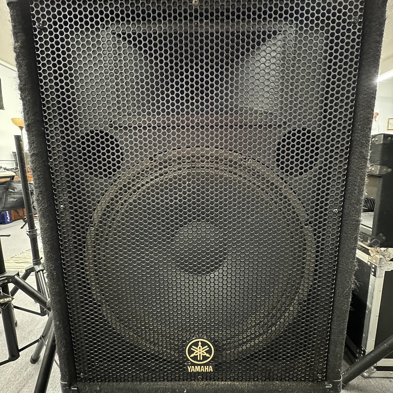 Yamaha BR-15.(pair) Passive Speakers.(USA) 15&#039;&#039; Woofers. With Stands!  			