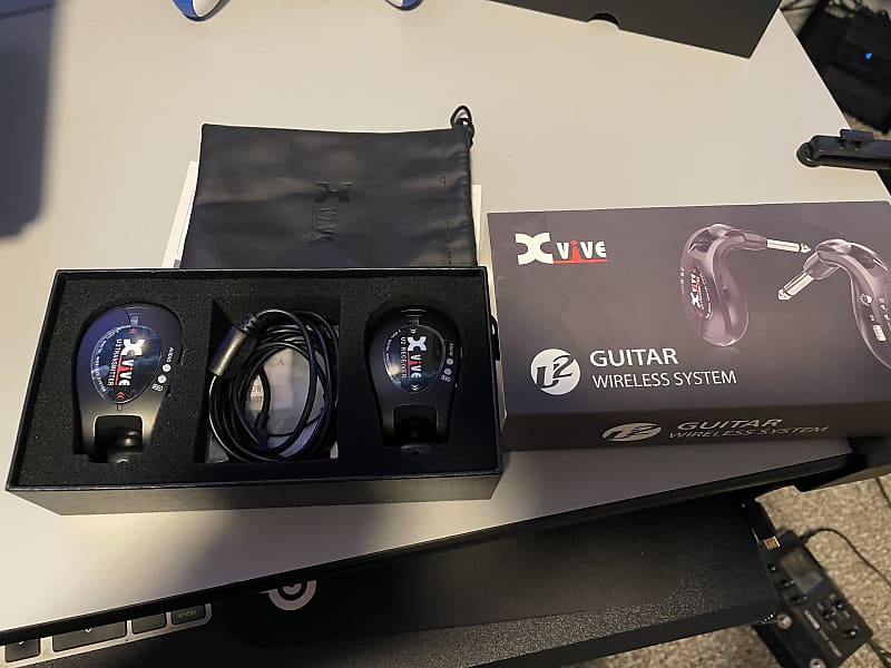 Xvive U2 Wireless Guitar System Reverb