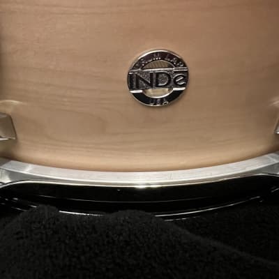 INDe 5.5x15 Maple 2019 Natural satin maple snare image 3