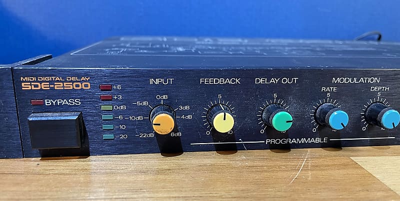 Roland SDE-2500 MIDI Digital Delay