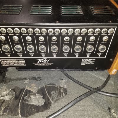 Peavey XR-1200 - Used with Road Case image 3