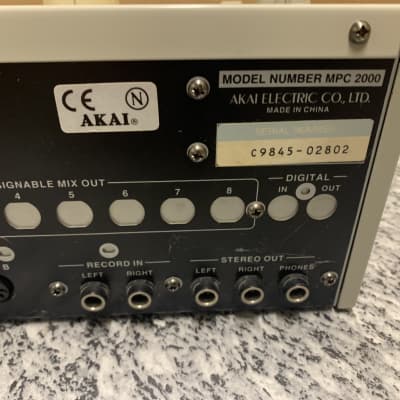 Akai MPC2000 MIDI Production Center 1997 - 2001 - Grey image 8