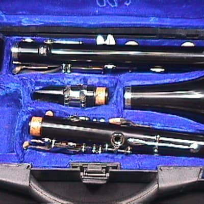 A Xinghai Brand Bb Clarinet  in it's Original Case & Ready to Play   5 C image 5